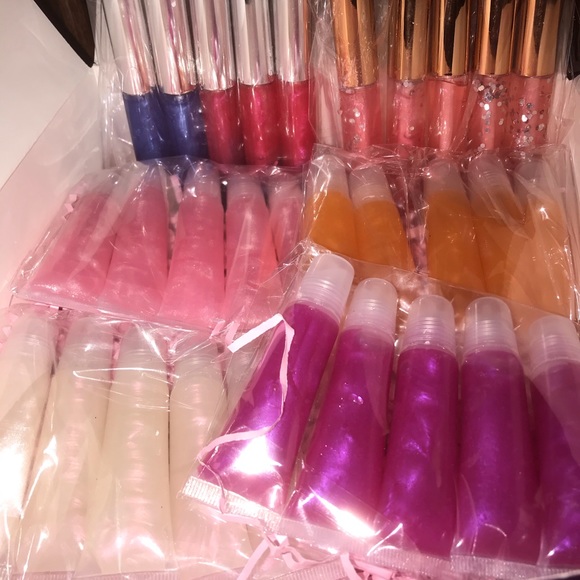 (20)Custom wholesale lip glosses - Picture 1 of 8